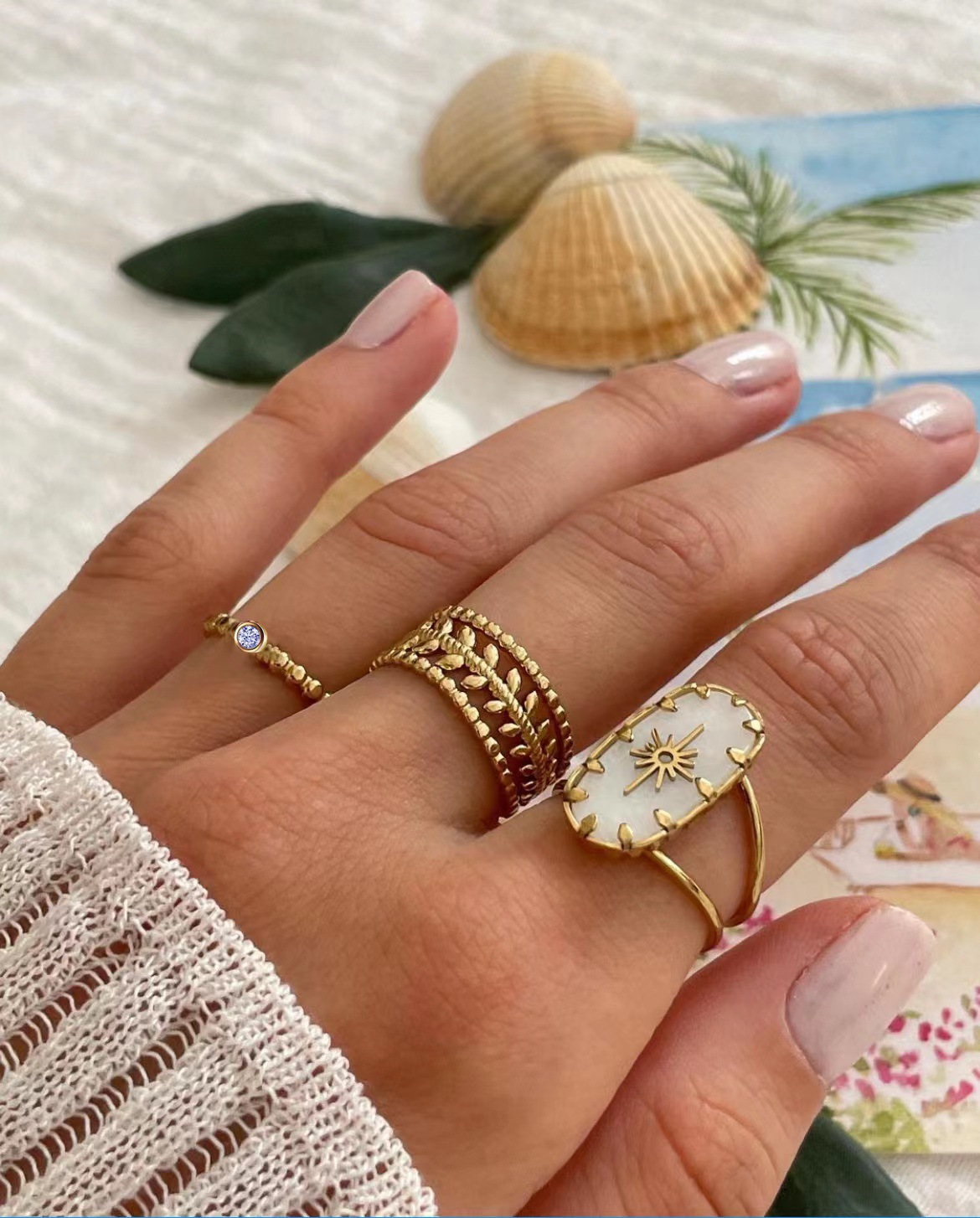 Fransk romantisk titanium stålring til kvinder med forgyldt og farveløst tidligt efterår håndsmykker rustfri ring_voghion.com