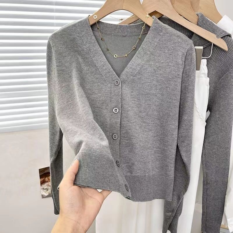 2026 Women's Knitted V-neck Cardigan, New Spring and Autumn Style, Thin Long-sleeved Outerwear, Sweater Coat, Button-down Base Layer