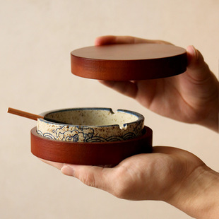 Japanese-Style Ashtray for Home Use, Ceramic Retro Anti-Fly Ash with Lid, Office Ashtray, Personalized Windproof, Fashionable and Creative