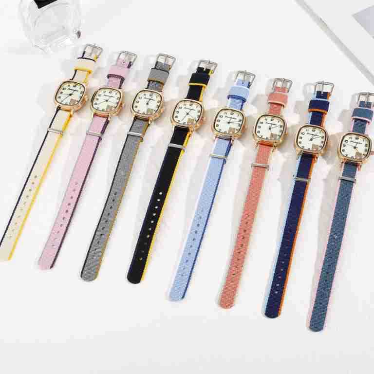 Women's Quartz Watch With Cute Bear Canvas Strap For Students_voghion.com