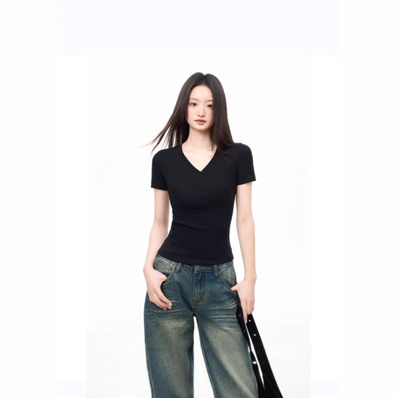 Black V-Neck Short-Sleeved T-Shirt for Women, Summer Slim-Fit Right-Shoulder Base Shirt, Inner Top, 2025 New Style Black V-Neck Short-Sleeved T-Shirt for Women, Summer Slim-Fit Right-Shoulder Base Shirt, Inner Top, 2025 New Style