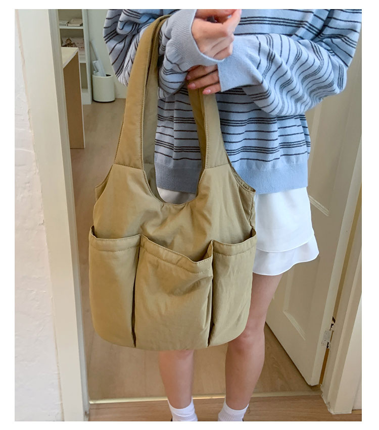 Single-shoulder underarm bag, large-capacity tote bag, versatile nylon fabric bag for women, new pleated multi-pocket commuter handbag undefined