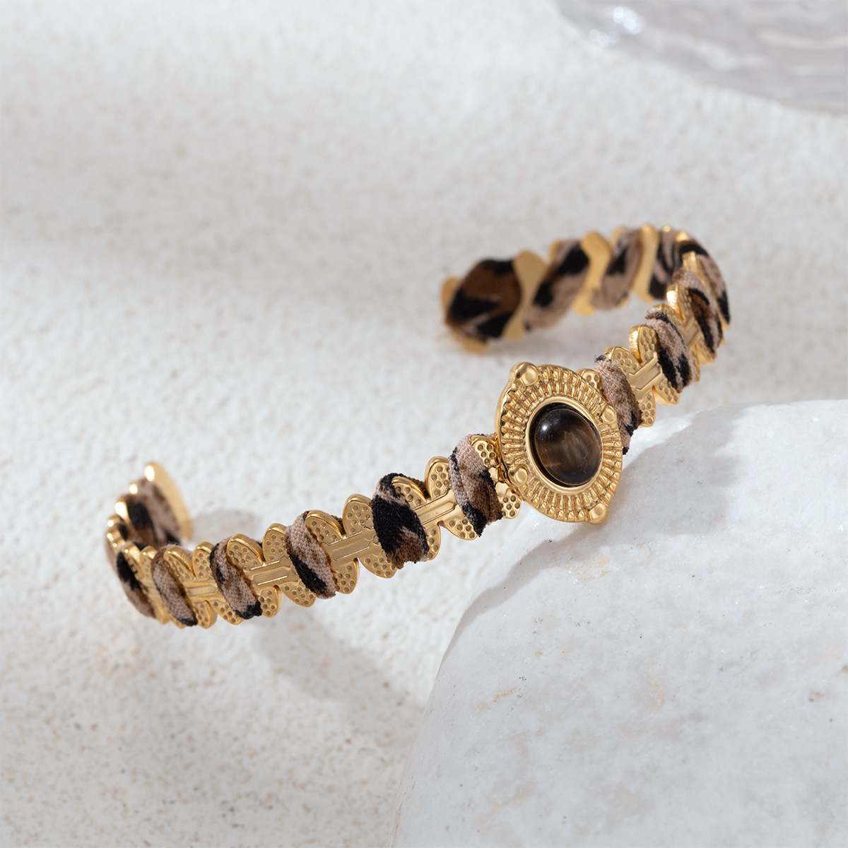 TENA europa y americana pendientes de acero inoxidable lujoso ligero de alto nivel de diseño de pulseras de piedra natural pendientes de joyería caliente transfronteriza para mujeres