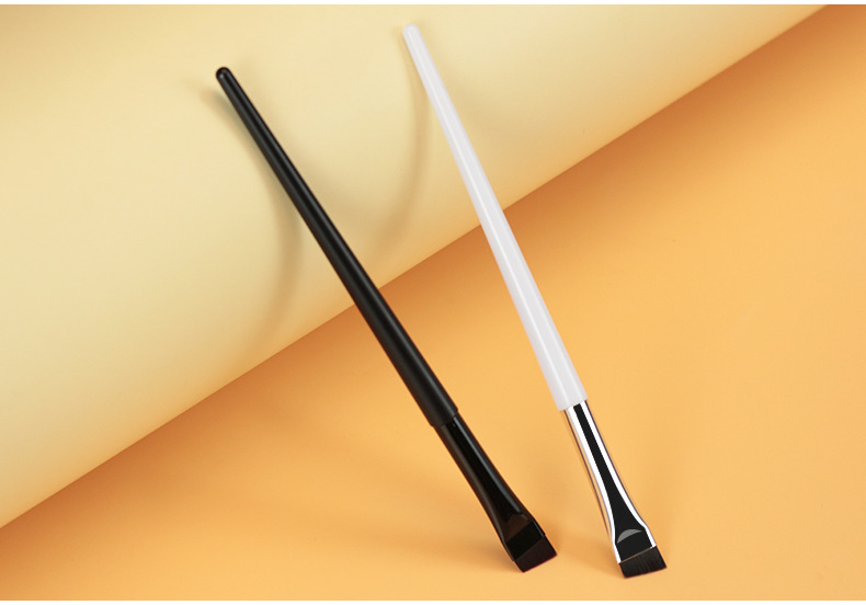 刀锋眼线刷超细扁平头精细斜眉刷眼线膏笔刷便携美妆工具白色刷子