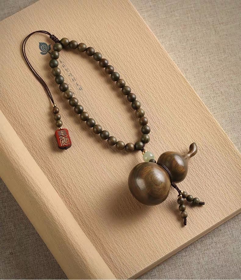 Green Sandalwood Gourd Car Pendant 2026 New Model High-End Rearview Mirror Ornament for Protection and Safety Wooden for Men and Women