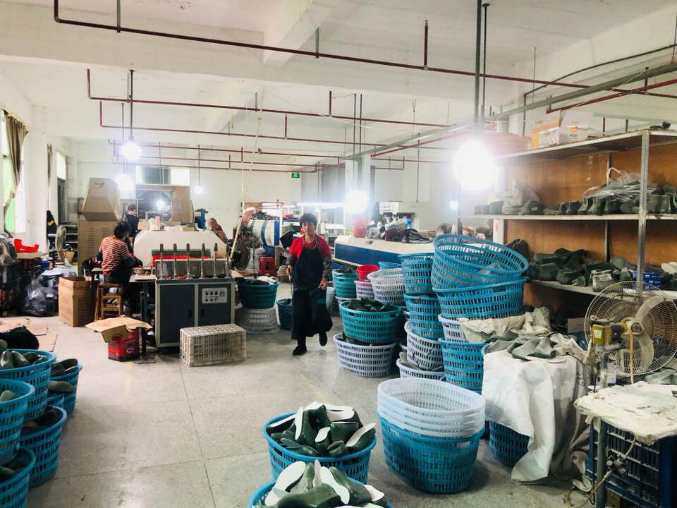 Giày thể thao nữ da tổng hợp mũi tròn gót thấp, giày đi bộ nhẹ chống trượt cho phụ nữ trung niên và cao tuổi — 2209 Người Phụ Nữ Hoa Hồng Đen, 2209 nam da đen, 2209 nam xanh đậm, 2209 nữ đỏ táo chi tiết 2