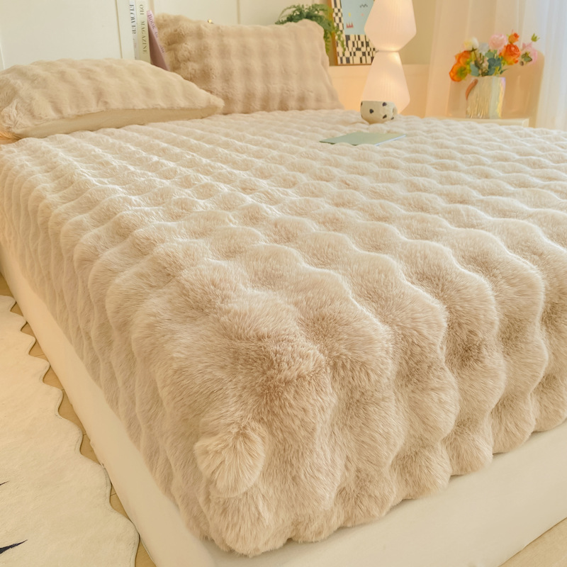 Autumn and Winter Thickeneded Class a Bubble Milk Velvet Bed Sheet Rabbit Plush Simmons Mattress Protector Bed Cover Three-Piece Set