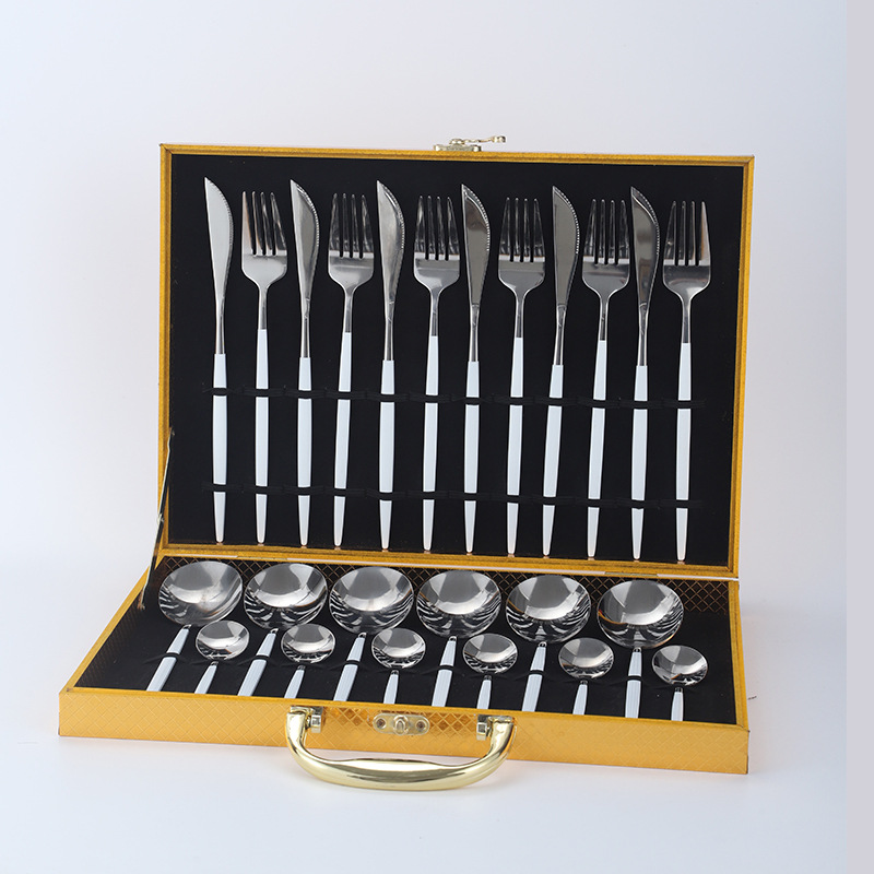 Amazon popular vajilla de acero inoxidable 24 unidades traje Portugal cuatro piezas principales comida occidental cuchillo, tenedor y cuchara caja de regalo traje