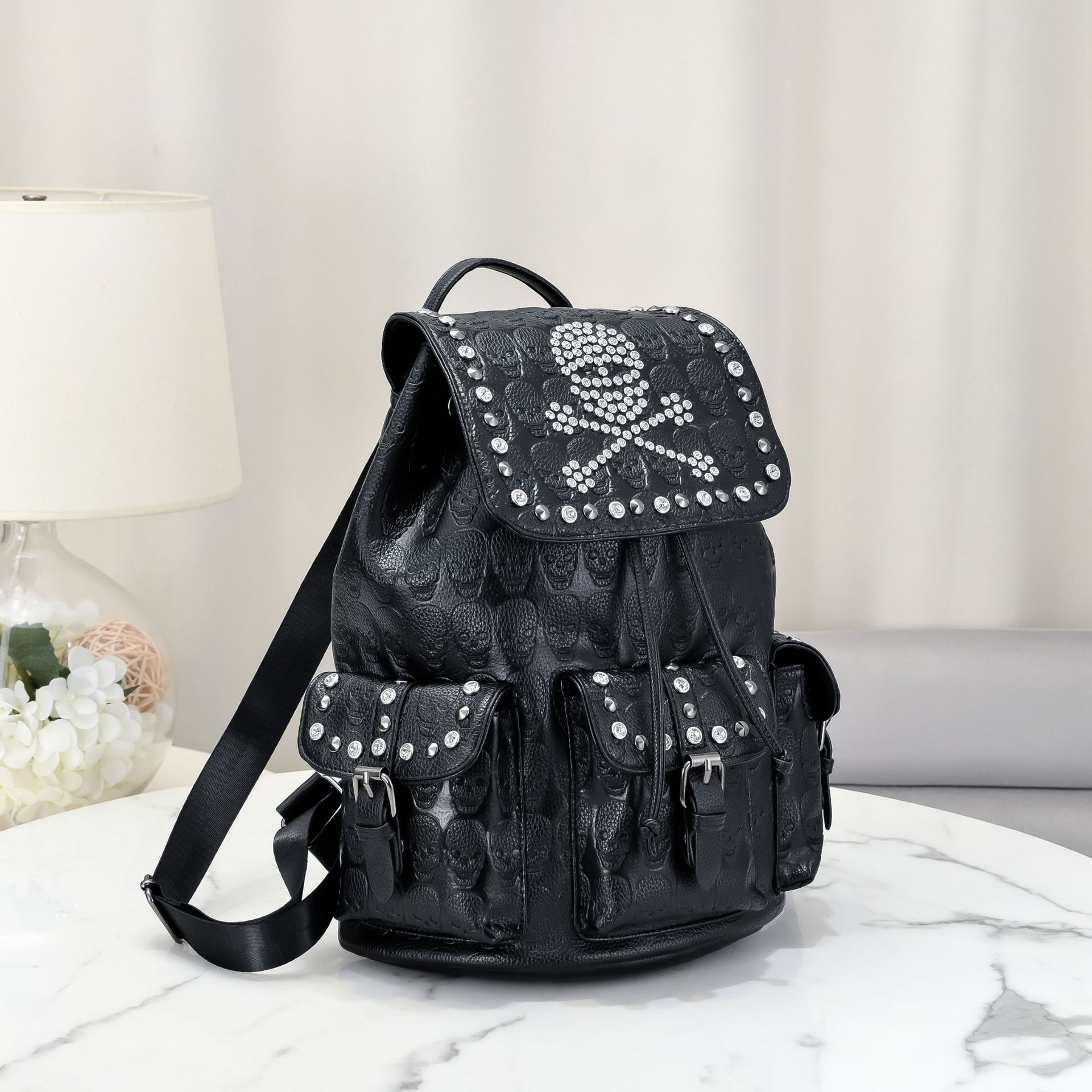 欧美时尚2024男女双肩背包个性休闲骷髅头铆钉镶钻包包书包电脑包