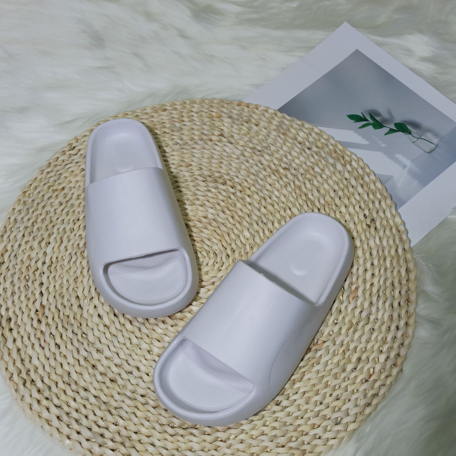 New Summer Couple EVA Home Anti slip Fashion Lightweight Trend Casual Thick Sole Feet Slippers_voghion.com