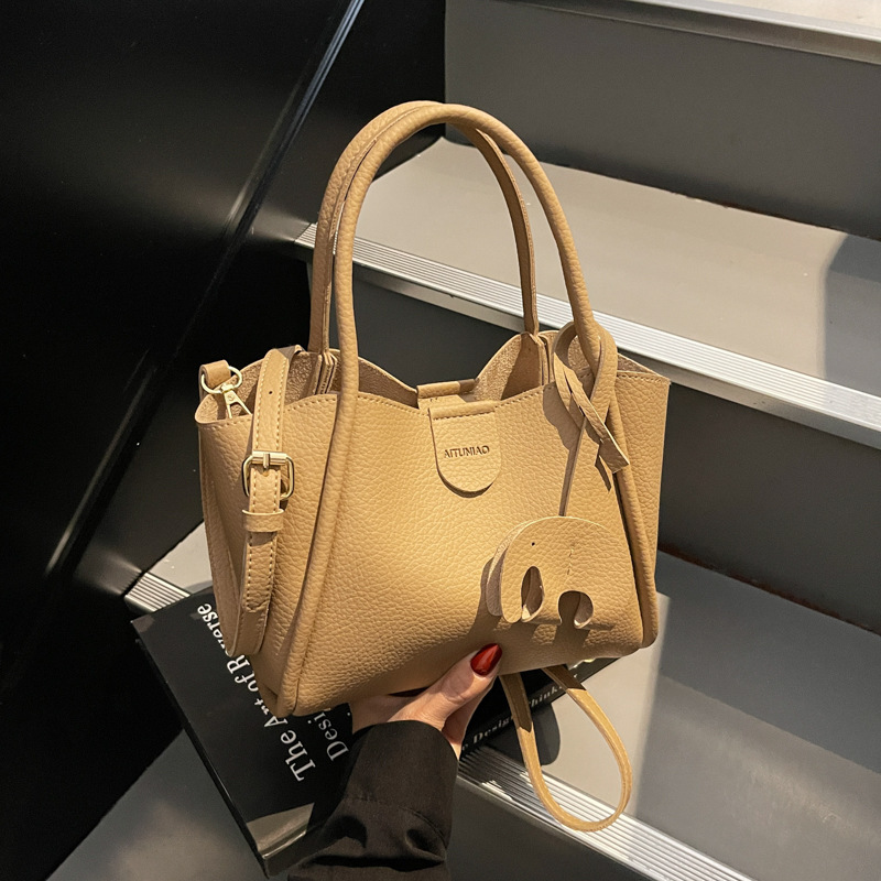 2025 New Retro Versatile Commuter Large-Capacity Vegetable Basket Bag Bucket Bag High-Quality Texture Portable Mother-In-Law Bag