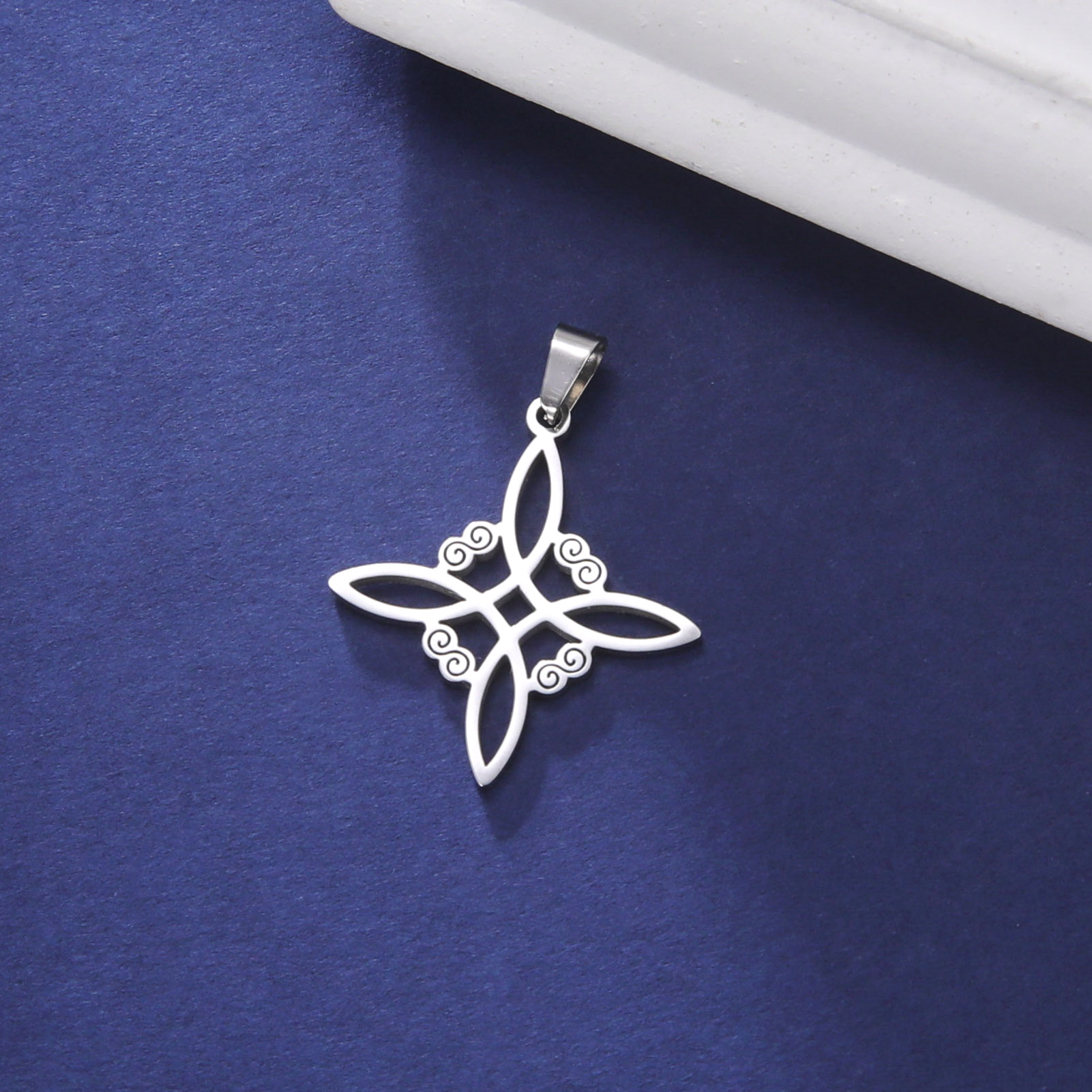 Simple Style, Classic Style Style 1 Piece 304 Stainless Steel Titanium Steel S-shaped Witches Knot Knot Pendant DIY Jewelry Accessories