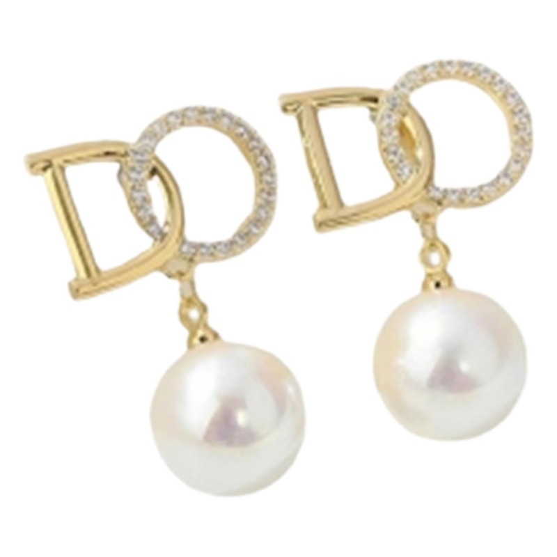 Versión coreana de 2023 nuevos pendientes de perlas para mujer Pendientes de todo fósforo de temperamento simple