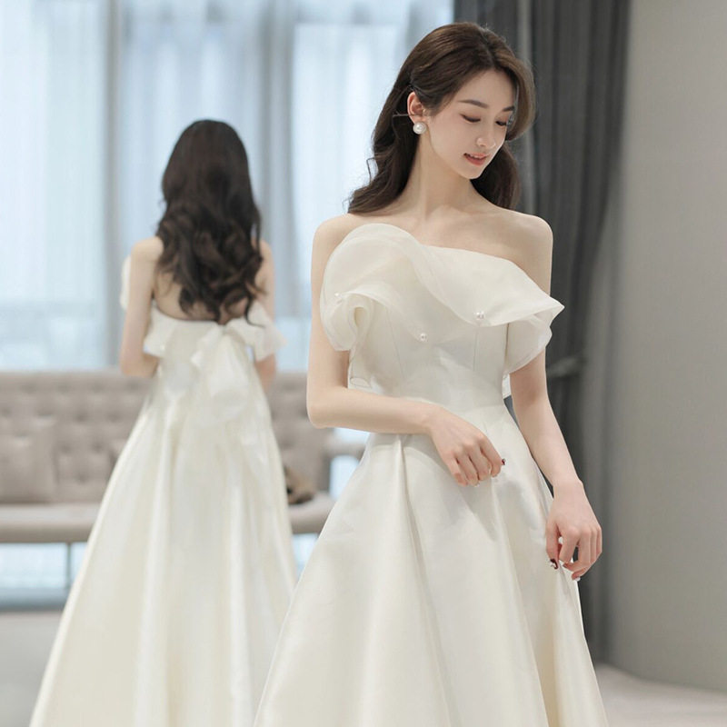 Novia coreana de pecho ligero vestido de boda otoño 2025 nuevo hombre pequeño matrimonio blanco compromiso viaje vestido de disparo