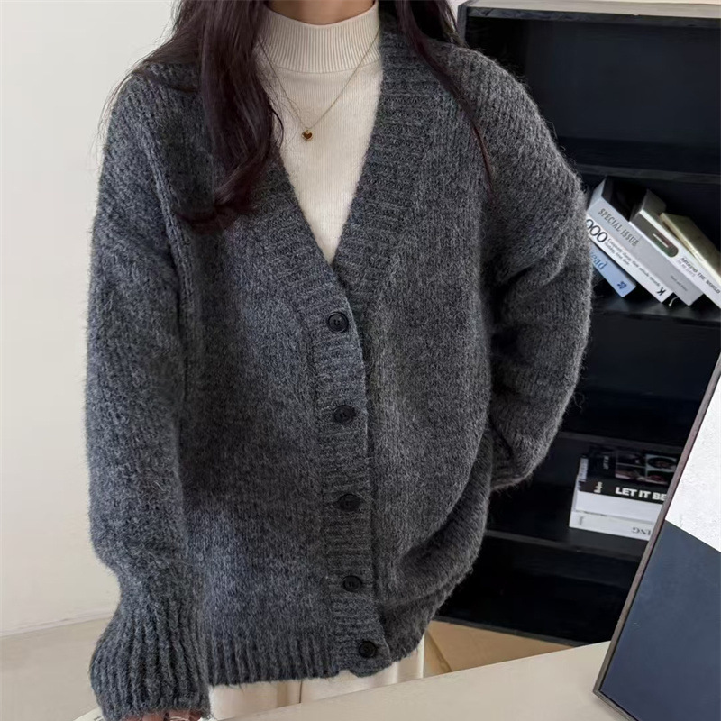 ミディアムセーターのコートの女性2024秋冬の新商品はゆったりしていて、怠惰な風を着てニットのカーディガンの上着を厚くします。|undefined