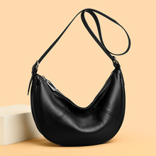 头层牛皮女士中年妈妈包2025新款品牌正品真皮饺子包单肩斜挎包潮