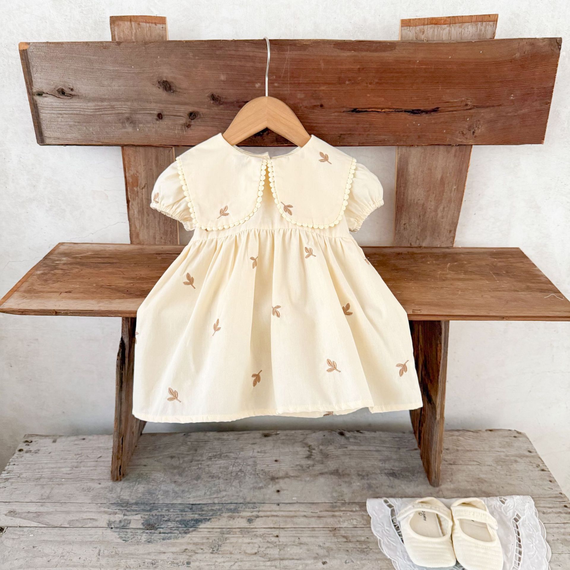 Ins vestido de manga corta con solapa bordada de dibujos animados de algodón para niñas coreanas