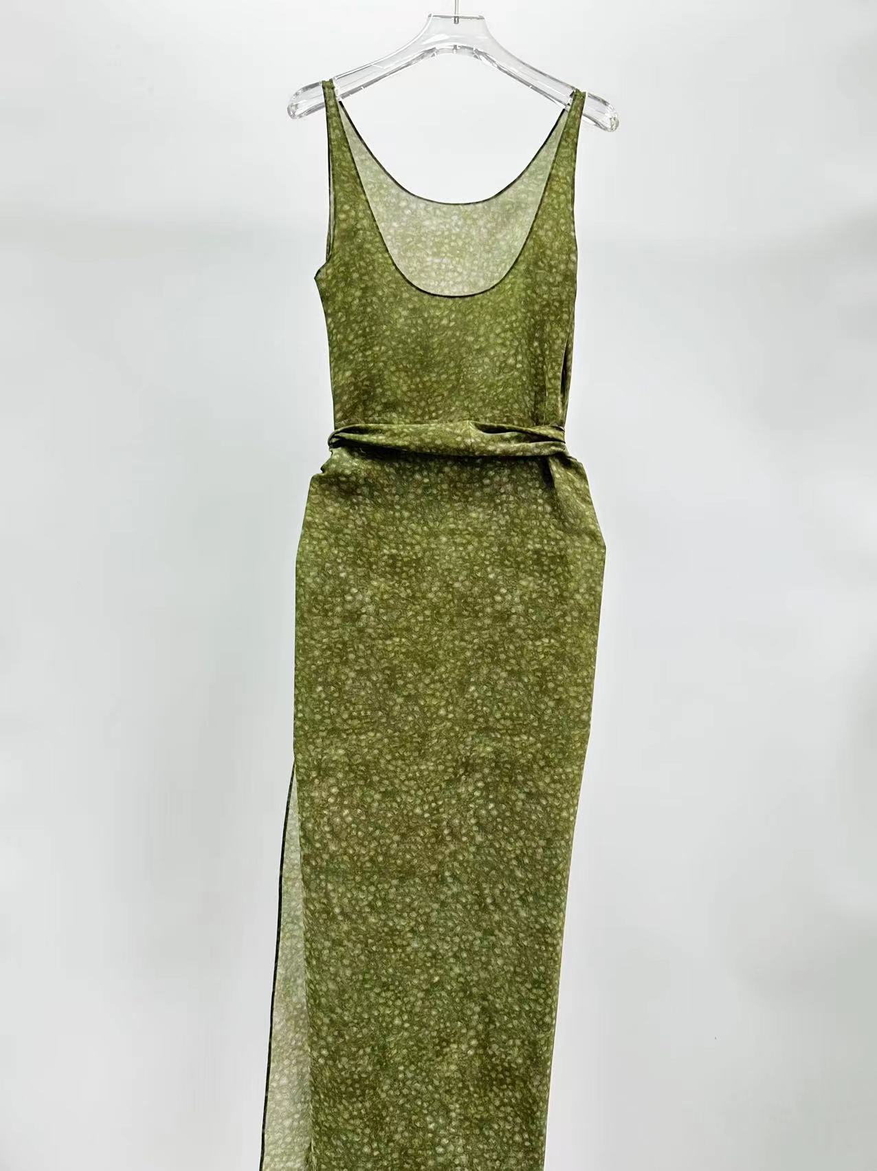 ヨーロッパとアメリカのニッチライト高級マルベリーシルクスカート斑点プリントシルクベストドレスデザインレースアップラップドレス女性のための