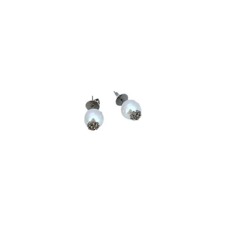 Cubic Zirconia And Pearl Stud Earrings For Everyday Elegance_voghion.com