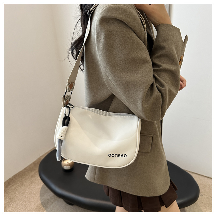 Canvas bag for women 2024 new autumn and winter versatile dumpling bag, casual and sporty wide-shoulder crossbody bag for women undefined