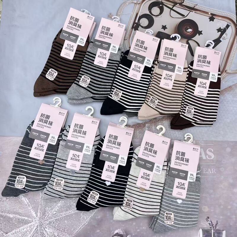 Colorful Striped Oatmeal Series Combed Cotton Socks for Men and Women, Mid-Waist, Autumn and Winter Style, Business Standard, High-Volume Sales, Factory Price Colorful Striped Oatmeal Series Combed Cotton Socks for Men and Women, Mid-Waist, Autumn and Winter Style, Business Standard, High-Volume Sales, Factory Price