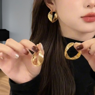 �@ĘС�@�׵ĚW���䵭�L��ɫŤ�����hȦȦ�������OӋ�^�����