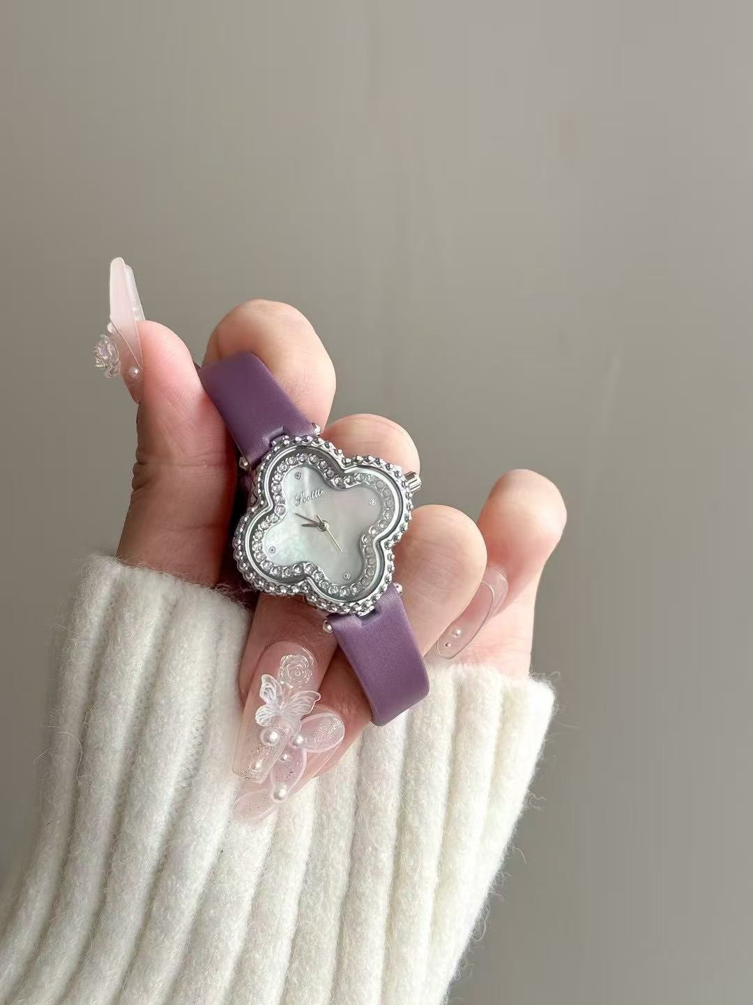 Women's Four Leaf Clover Quartz Watch With Leather Strap Shell Dial_voghion.com