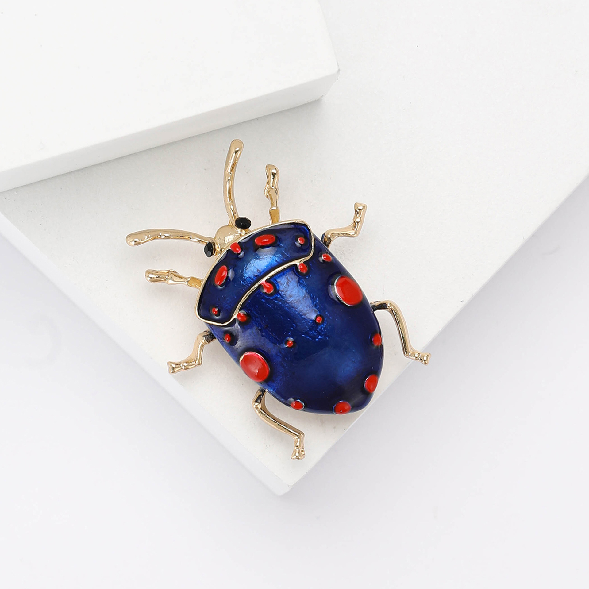 New Fashion Creative Alloy Enamel Stinky Butt Bug Brooch Simple All-match Men's and Women's Clothing Corsage Jewelry Pin
