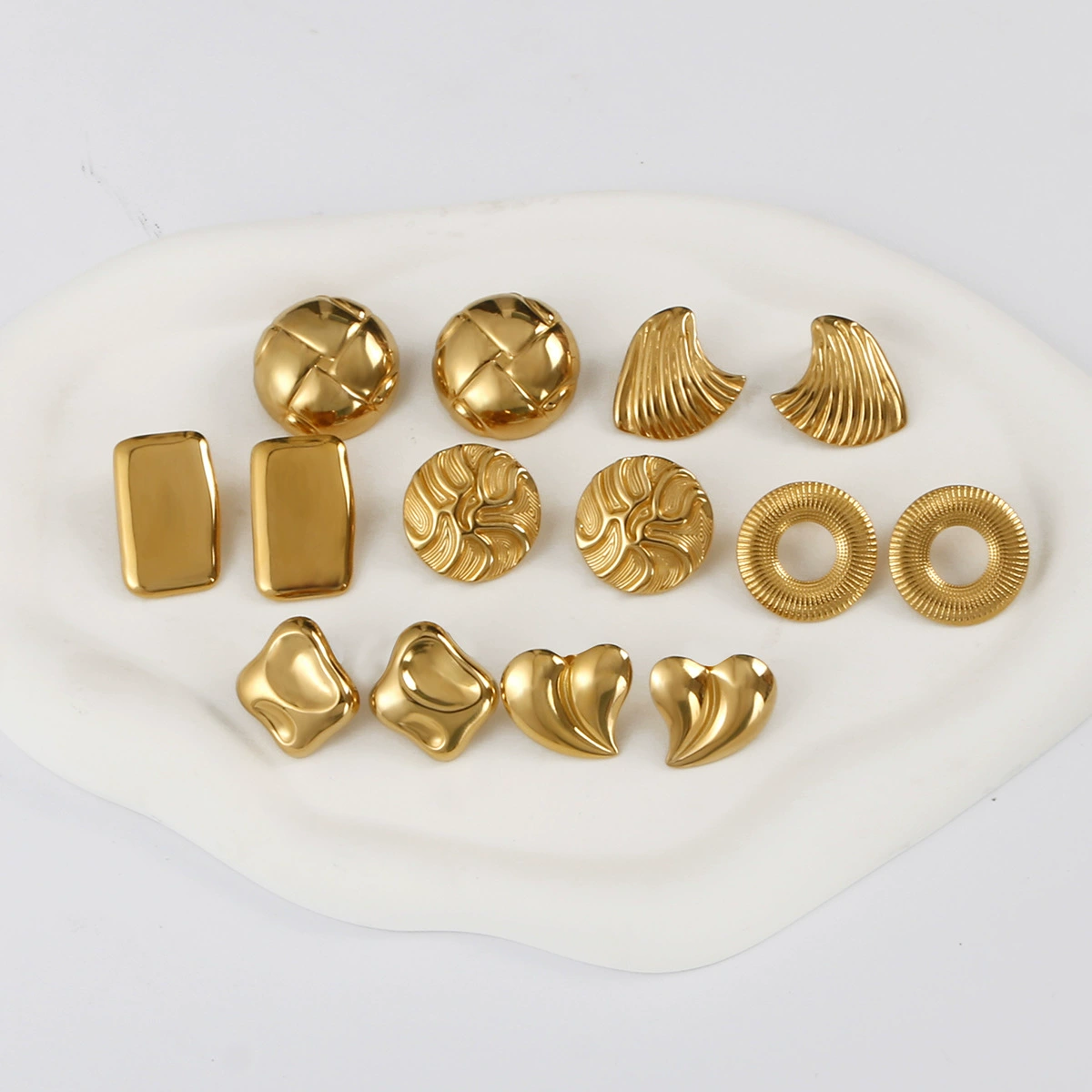 Европейские и американские трансграничные серьги из нержавеющей стали, доступные роскошные высококачественные серьги из 18-каратного золота, женские геометрические асимметричные плиссированные серьги