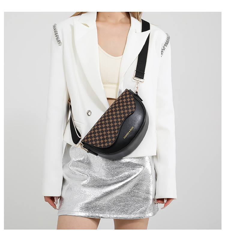 Simple and beautiful one shoulder underarm bag trend 2024 new wide shoulder strap saddle bag semi circular stylish messenger bag for women_voghion.com