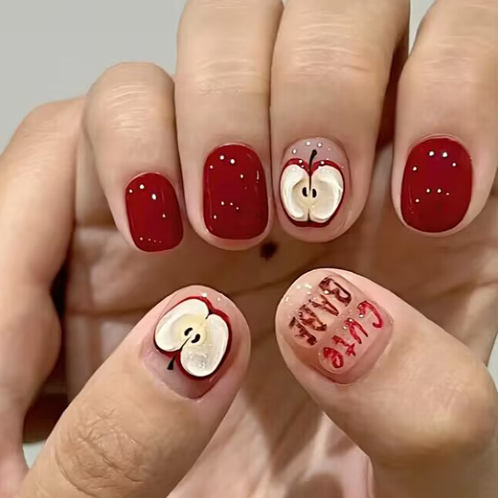 Arte de uñas al por mayor para Año Nuevo, arte de uñas hecho a mano con tendencia nacional roja del Año de la Serpiente, pegatinas de uñas con efecto ojo de gato y fuegos artificiales con un toque de alta gama.
