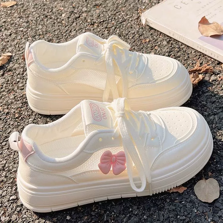 Белые туфли для женщин 2025 новые летние женские дышащие сетчатые туфли с юбками, универсальные спортивные легкие модные кроссовки на толстой подошве