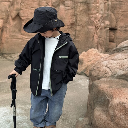 2024 Haimajia Boys Spring and Autumn New Outdoor Jackets Waterproof Hooded Jackets Children's Work Clothes Tops Korean Version
