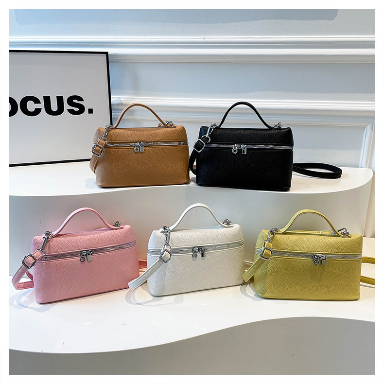 2026 New Women's Bag, Fashionable, Fresh, Trendy, Simple, Stylish, Solid Color, Textured, Single Shoulder, Crossbody, Handbag, Small Square Bag 2026 New Women's Bag, Fashionable, Fresh, Trendy, Simple, Stylish, Solid Color, Textured, Single Shoulder, Crossbody, Handbag, Small Square Bag