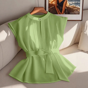 �F؛�ļ��F؛�W���羳Ů�b����վ���䃞�ż�ɫ�o�䎧�����ް��r��