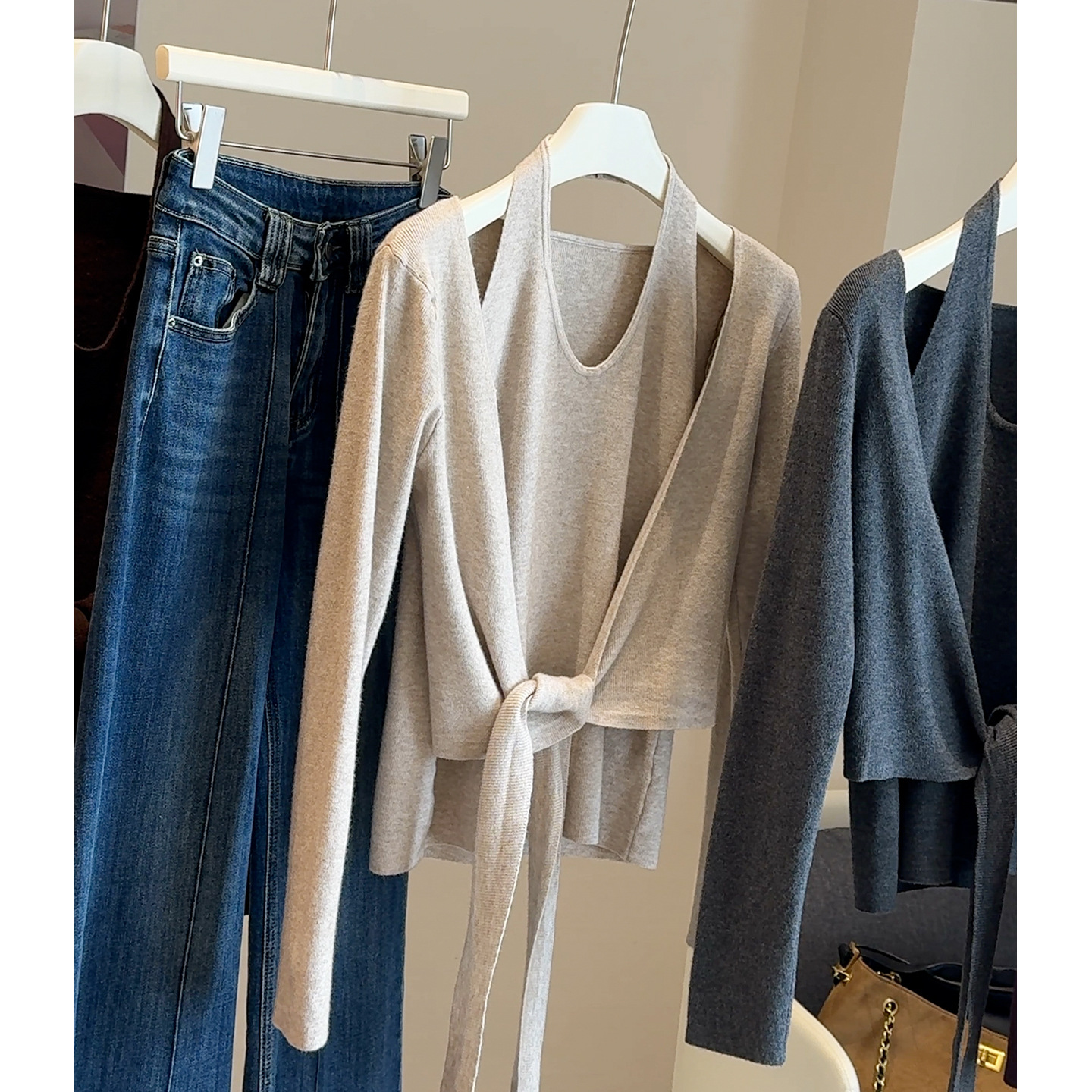 假两件系腰挂脖针织衫女2025秋季新款纯欲风设计感小众长袖上衣