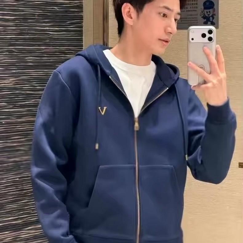 2026 early autumn new letter leather label hooded knit jacket 26ss European and American style casual fashion for men and women 2026 early autumn new letter leather label hooded knit jacket 26ss European and American style casual fashion for men and women