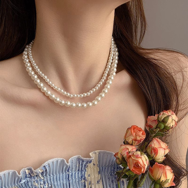 Retro small necklace from pearl