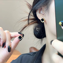 2025年新款韩式精致几何菱形方糖耳钉小巧百搭流行时尚显气质耳坠