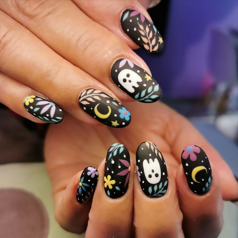 24Pcs Halloween Ghost Short Almond Nail Art Tips Moon Fake Nail Tips Wholesale