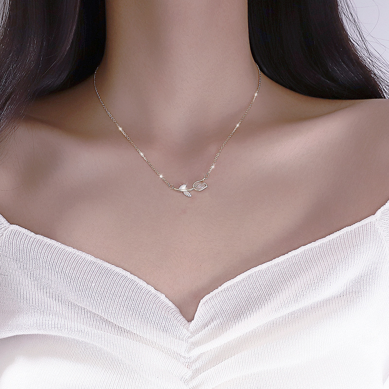 Collar de plata 925 con diseño de tulipán