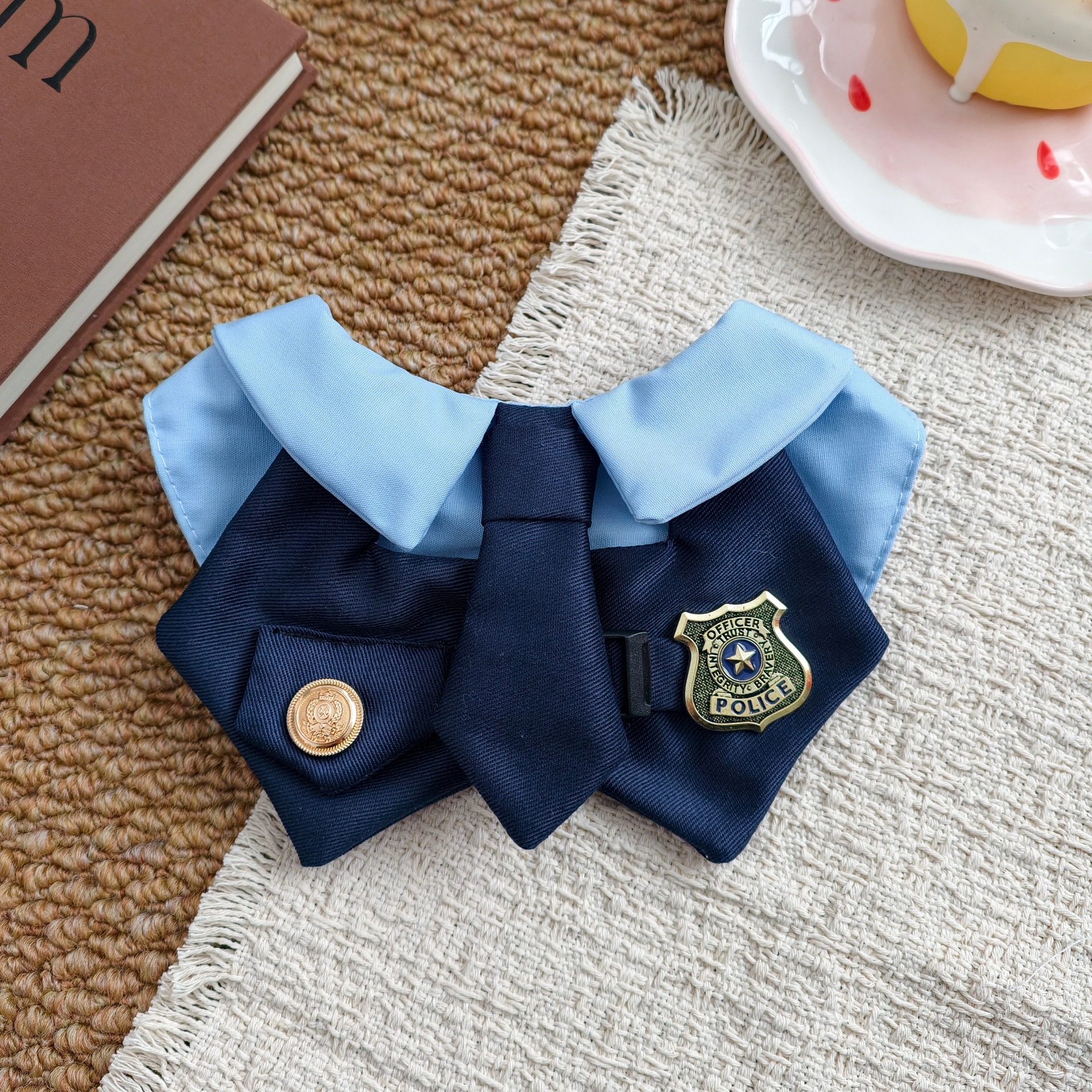 Male police officer / M size 2.5-6kg (23-28cm)
