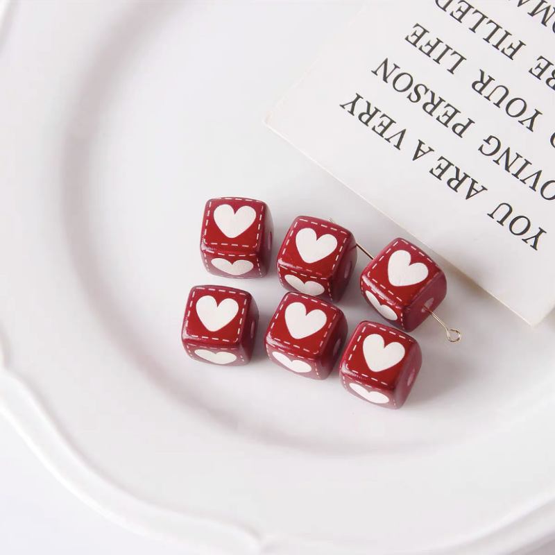 秋冬系の甘い四角の数珠の漫画はdiyの手作りの携帯のチェーンのinsのブレスレットのネックレスの材料の部品を印刷します。