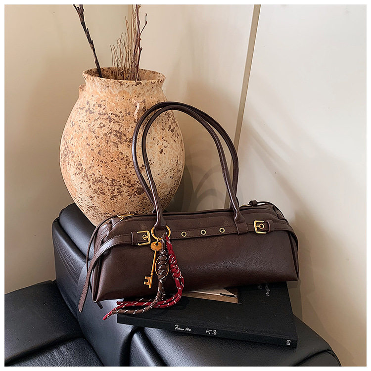 Túi xách baguette nữ phong cách retro, túi đeo tay và kẹp nách thời trang, kiểu dáng gối mềm mại — Burgundy không có mặt dây chuyền, Màu nâu không có mặt dây chuyền, Màu đen không có mặt dây chuyền, Màu nâu với mặt dây chuyền chi tiết 34