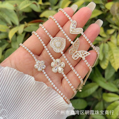 マルチスタイルの銅メッキ18kゴールドは、ジルコンの愛の花蝶のブレスレットが国境を越えたオリジナルの新製品が調節できる