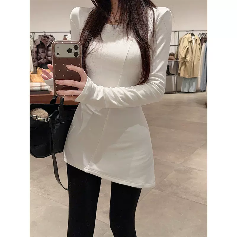 甜酷辣妹不规则下摆长袖T恤女装冬季小众别致白色打底衫内搭上衣
