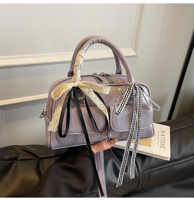 A trendy underarm bag for women in 2025, Korean version, Instagram Spring/Summer new fashion tote bag, versatile and large-capacity commuting bag undefined