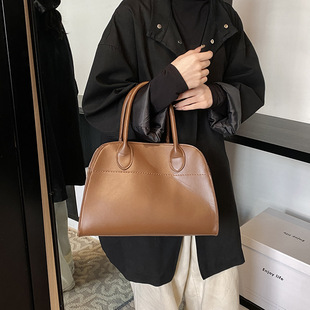 �羳���Q�����2025Ů���������ذ�row�߼��ж���ͬ��μ�б���