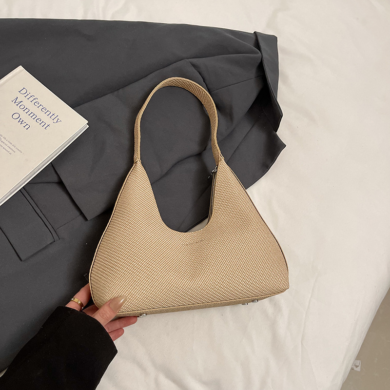 Bolso retro esmerilado para mujer de gran capacidad 2025 nuevo bolso de hombro de primavera y verano de todo fósforo bolso de axila de temperamento popular de este año