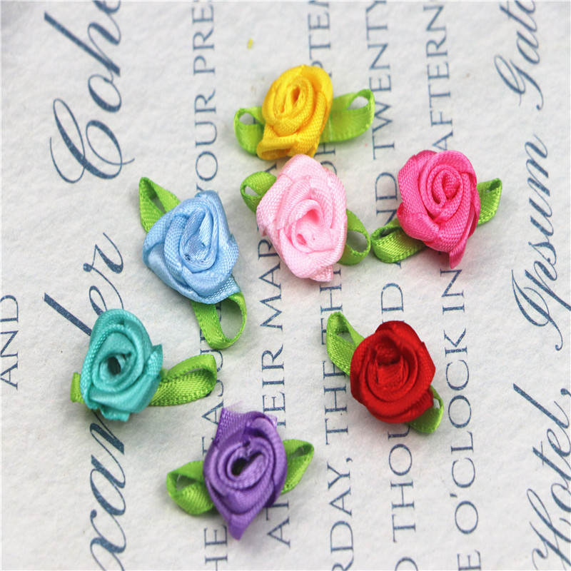 Realistic cloth flower-shaped with bow